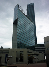 AIT занимает несколько этажей башни TechGate, от которой рукой подать до представительства ООН в Вене